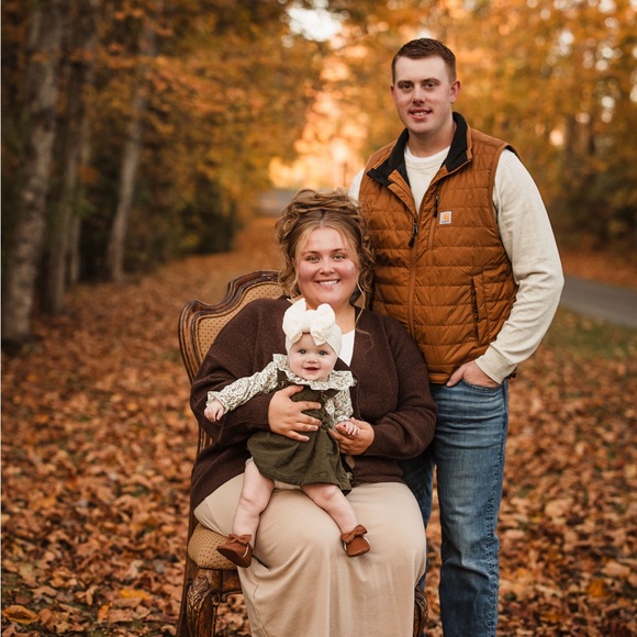 Meet the Posher Other - hello! i’m abigail🤎